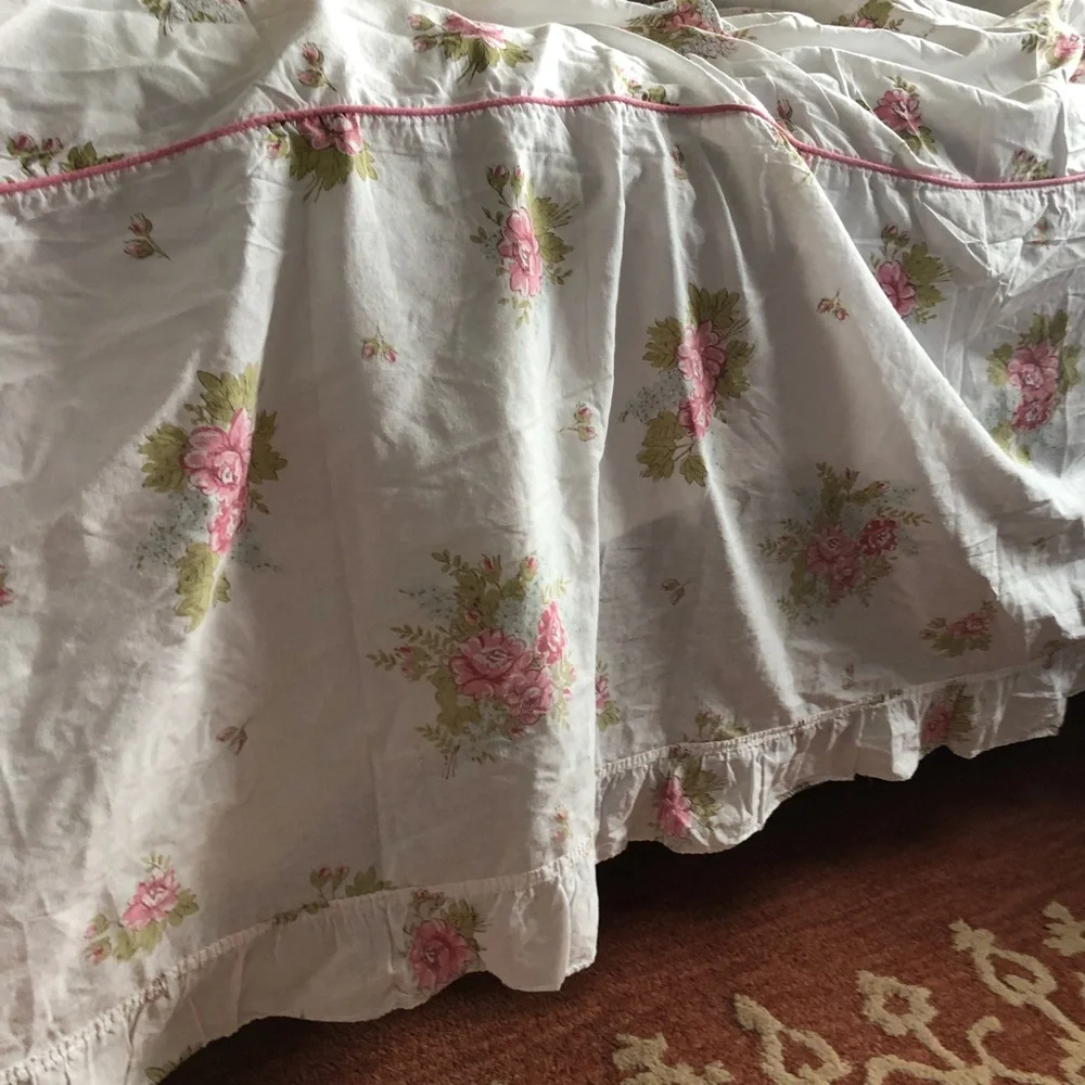 Cottage Roses Twin Bedspread